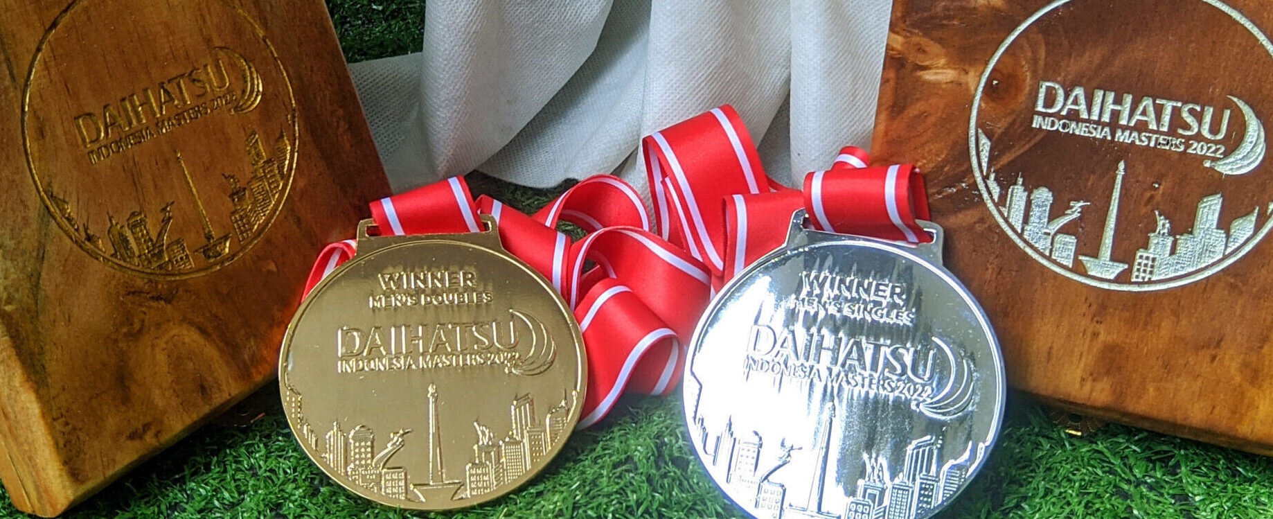 medali daihatsu open, medali badminton, medali premium, medali thomas cup, medali bwf, medali indonesia open, medali badminton asia