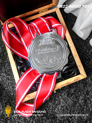 Medali Badminton Indonesia Open Silver