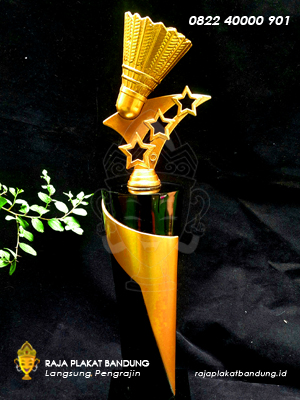 Piala Badminton Niro Granite