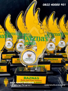 plakat baznas, plakat badan zakat nasional, plakat zakat, plakat kujang, plakat dinas, plakat pemerintahan, plakat kujang akrilik, plakat akrilik kujang, plakat kujang akrilik, plakat baznas jabar, plakat penghargaan, plakat penghargaan baznas, souvenir baznas, plakat baznas jabar