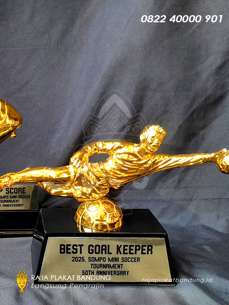 Piala Sepak Bola Sompo Best Goal Keeper